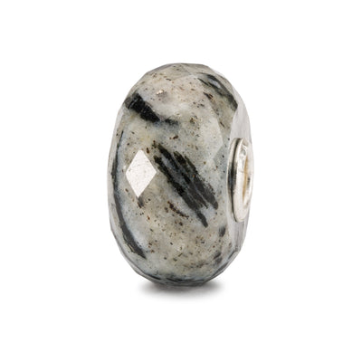 Hornblende Bead